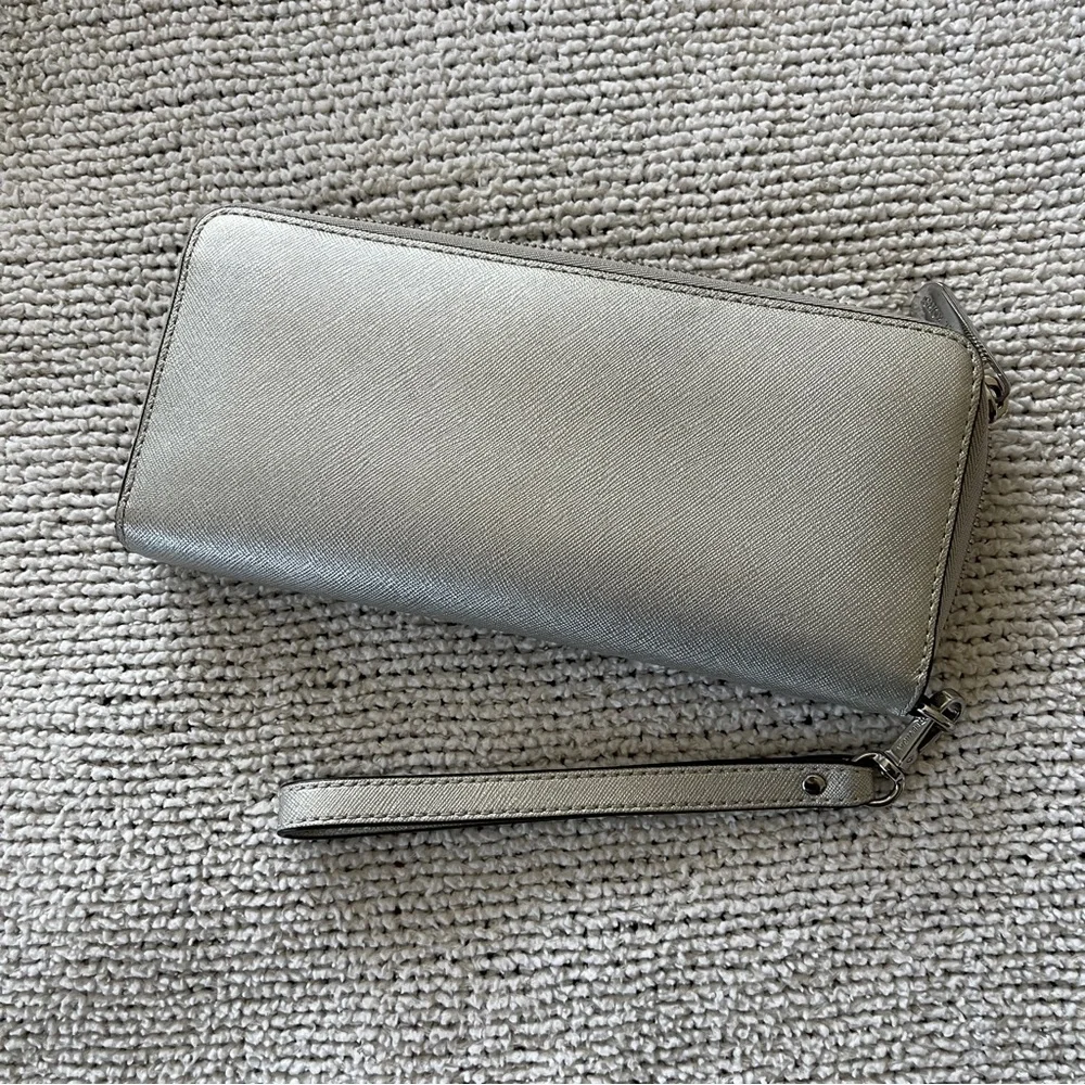 Michael Kors Silver Saffiano leather Wallet wristlet